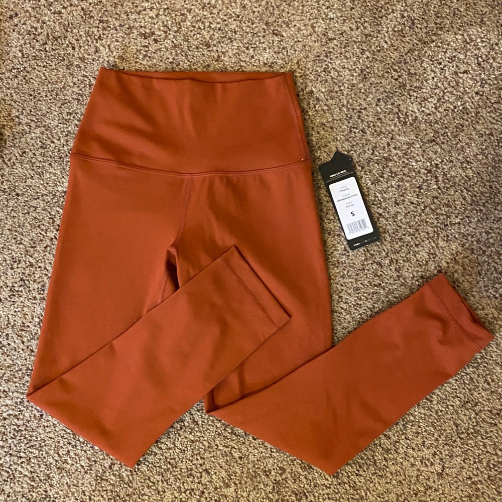 Yogalicious yoga pants SM: cinnamon stick